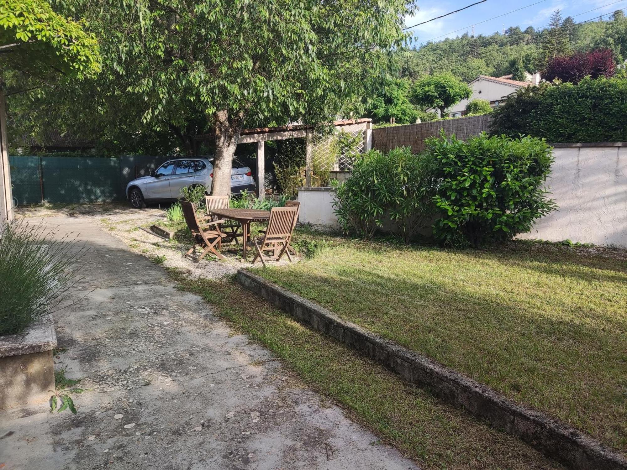 Chambre Au Coeur Du Luberon Bed & Breakfast Céreste Екстериор снимка